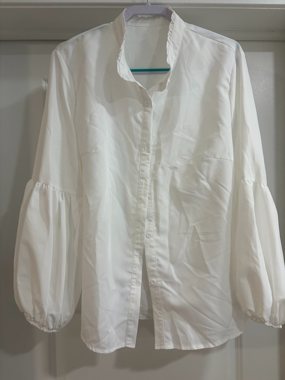 SHEIN White Balloon Sleeve Button-Down Shirt